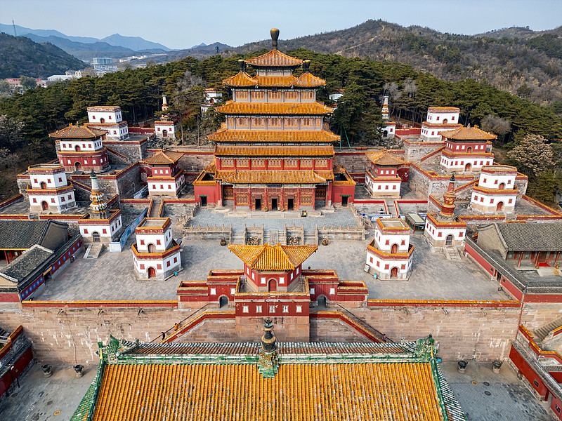 承德市承德避暑山庄及周围寺庙景区普宁寺全景实景