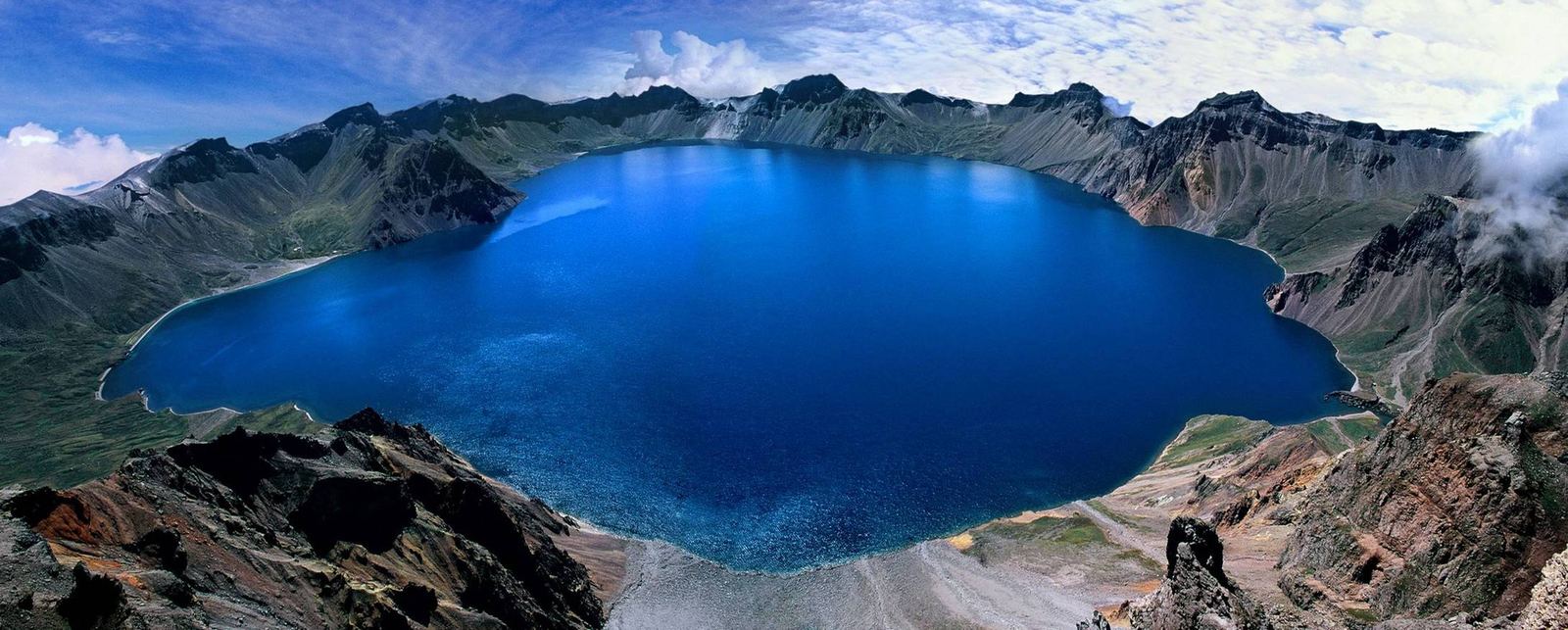 延边朝鲜族自治州长白山景区天池实景
