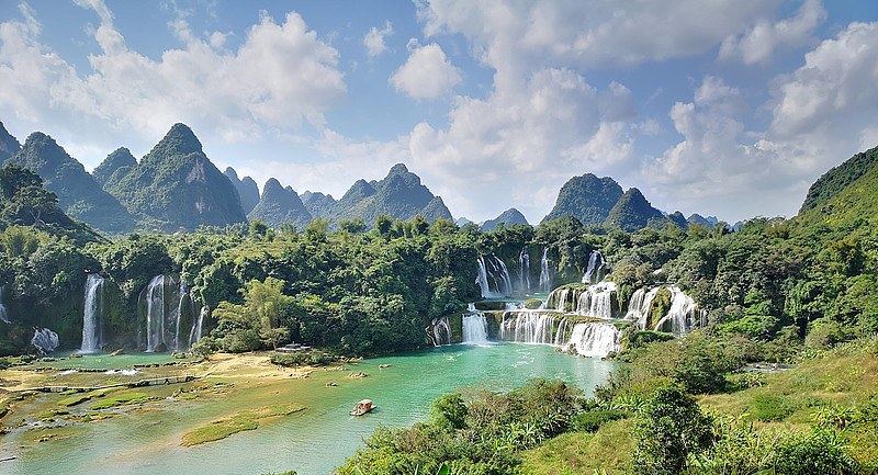 崇左市德天跨国瀑布景区跨国瀑布实景