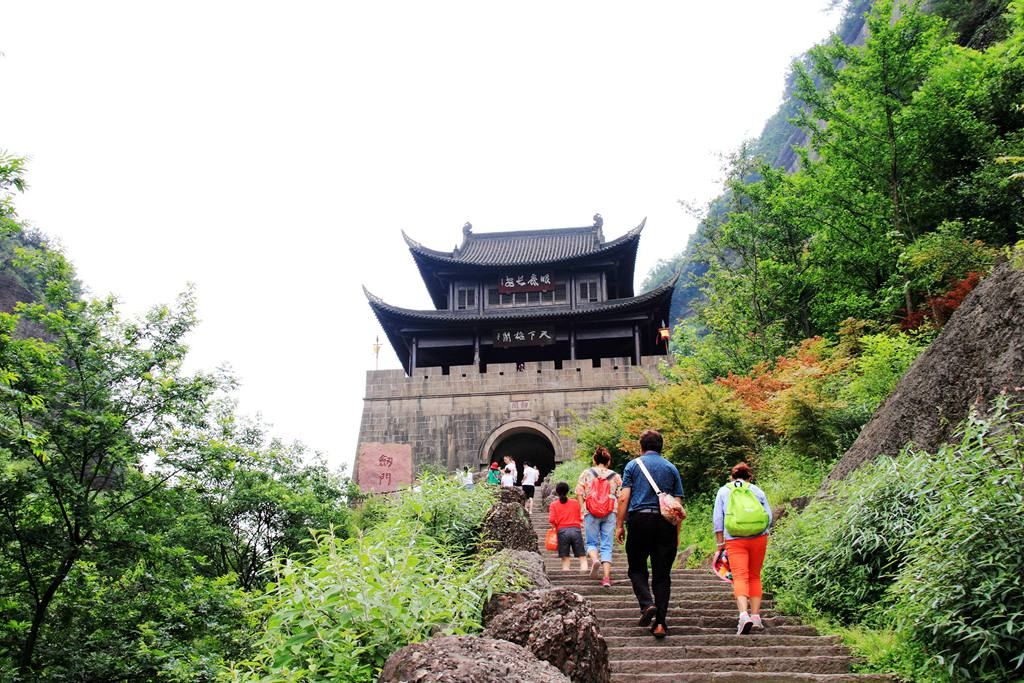 广元市剑门蜀道剑门关旅游景区关楼实景