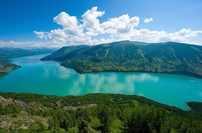 阿勒泰地区喀纳斯景区喀纳斯湖实景