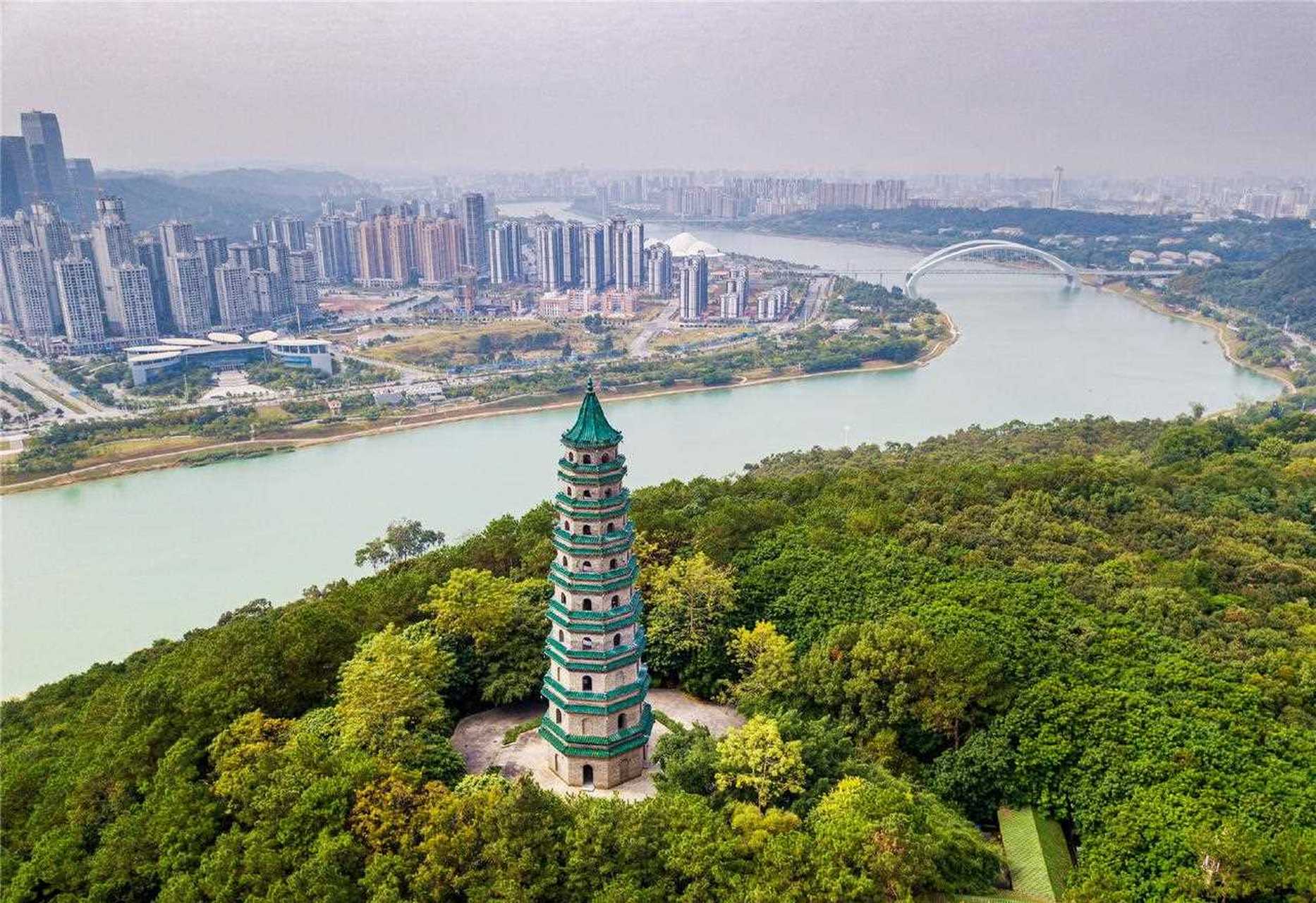 南宁市青秀山风景名胜旅游区龙象塔实景