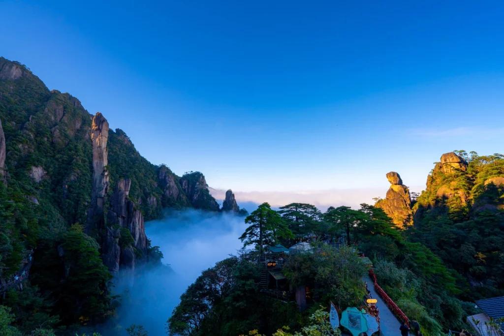 上饶市玉山县三清山风景区奇峰云海实景