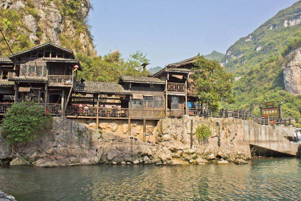宜昌市三峡人家风景区吊脚楼实景