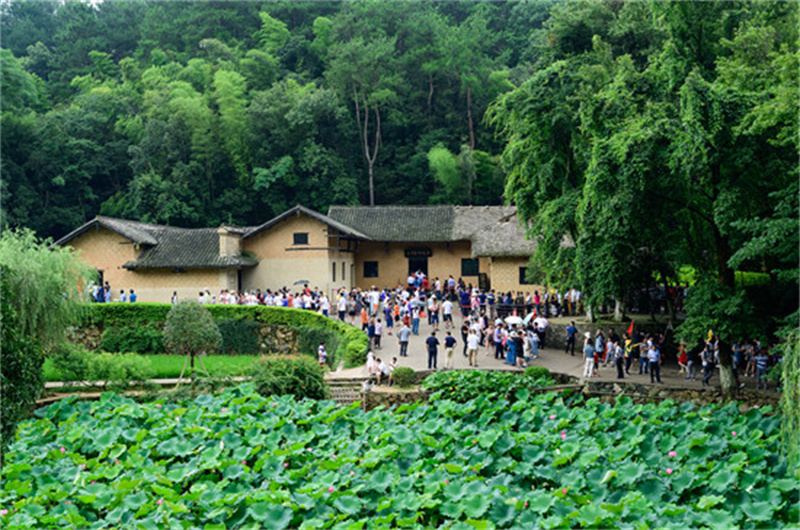 湘潭市韶山旅游区毛泽东故居实景
