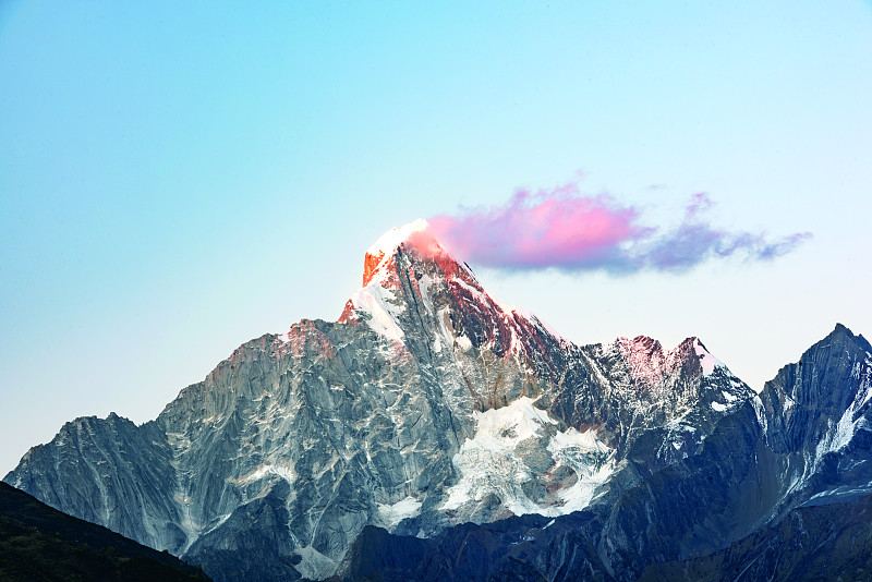 阿坝州四姑娘山景区幺妹峰实景