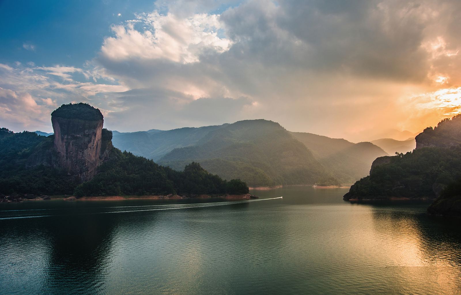 三明市泰宁风景旅游区大金湖日落实景
