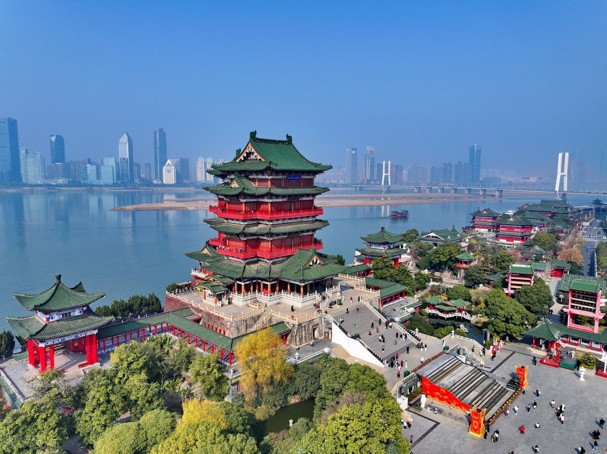 南昌市东湖区滕王阁旅游区主楼江景实景
