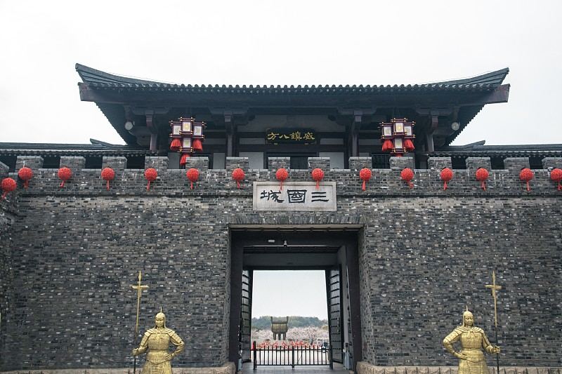 无锡市中央电视台无锡影视基地三国水浒城景区三国城城门实景
