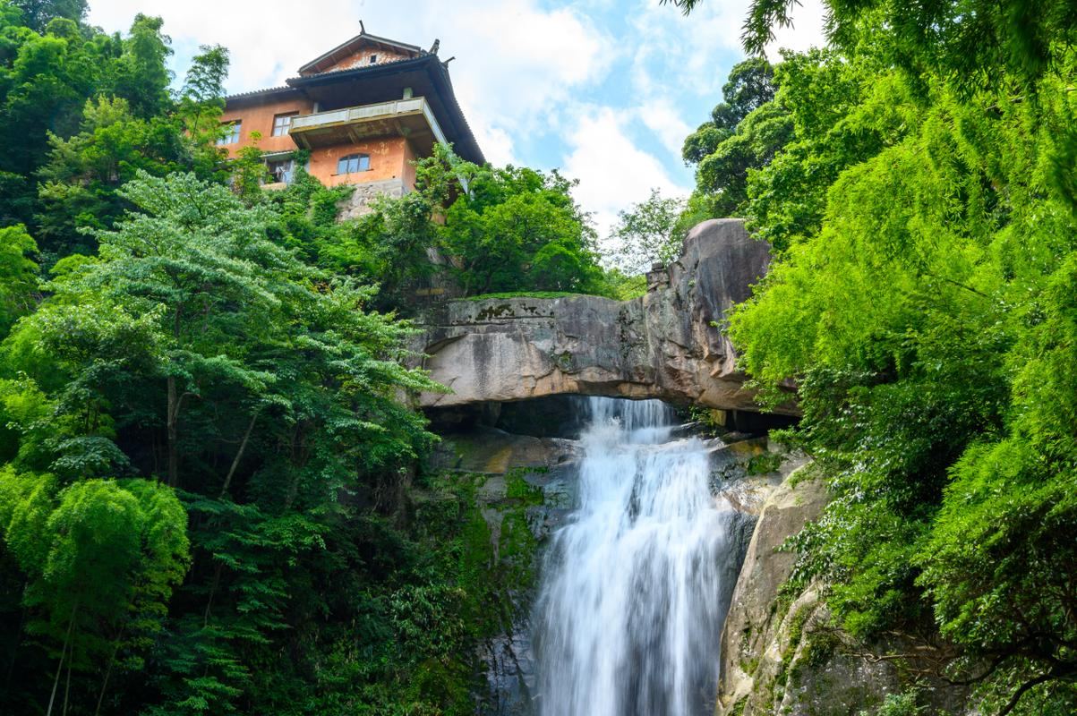 台州市天台山景区石梁飞瀑实景